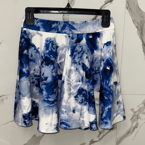 WYLDR Blue and White Floral Mini Skirt - Picture 1 of 5